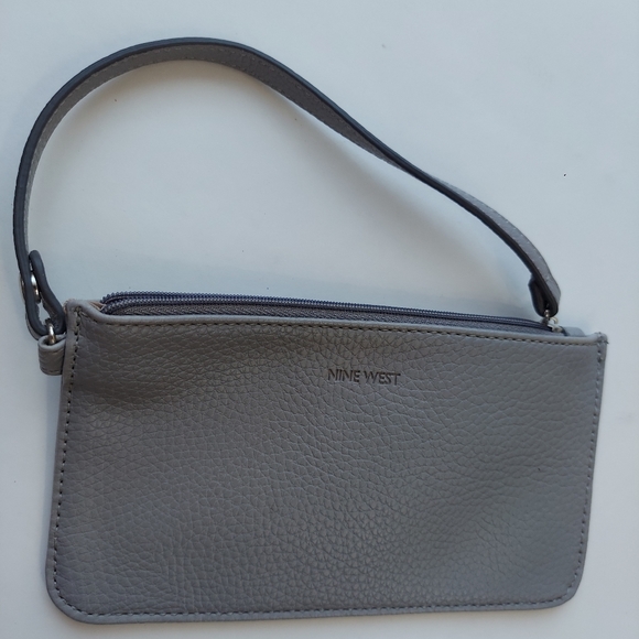 NWOT Nine West Gray Wristlet - Picture 5 of 17
